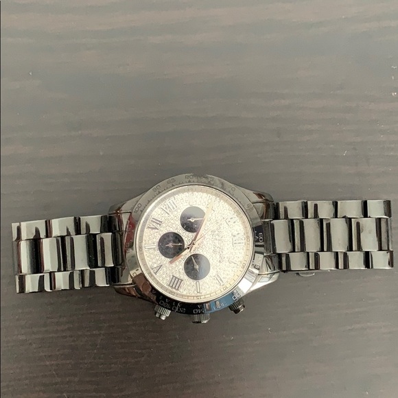 Black Michael Kors watch:No links or box for this - Picture 3 of 4